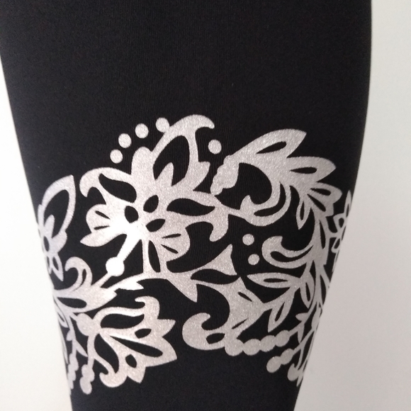 90 Degree by Reflex color contrast Design Leggings - Picture 8 of 14